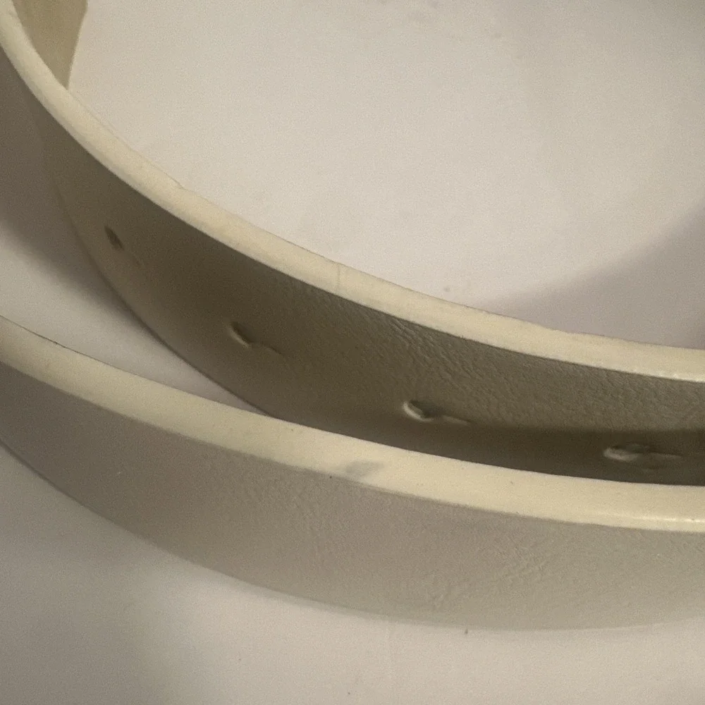 GUESS Men's White Belt Size 36 Faux Leather Casual Fashion Accessory PREOWNED